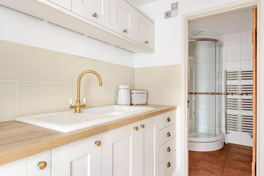 The Cowshed Apartment Farmborough Bagian luar foto